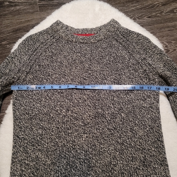 Roots Cabin Crewneck Sweater with Suede Elbow Patches In Marled Grey Sz M - Picture 7 of 9